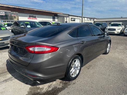 Used 2013 Ford Fusion SE FWD image 6