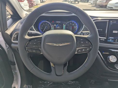 New 2026 Chrysler Pacifica Select w/ S Appearance Package FWD image 18