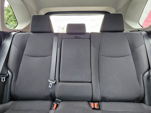 Used 2019 Toyota RAV4 LE w/ Carpet Mat Package image 25
