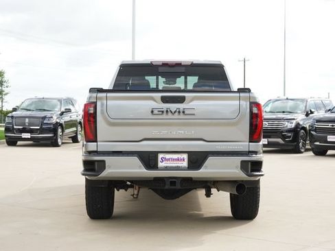 Used 2024 GMC Sierra 2500 Denali Ultimate AWD/4WD image 8