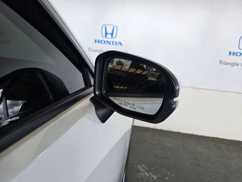 Used 2023 Honda HR-V LX image 18