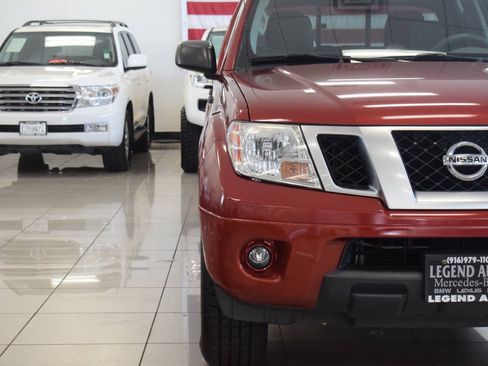 Used 2015 Nissan Frontier Desert Runner RWD image 9