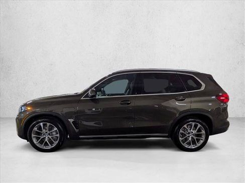 Used 2026 BMW X5 xDrive50e w/ Executive Package AWD/4WD image 9
