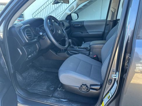 Used 2021 Toyota Tacoma SR w/ SR Convenience Package image 4