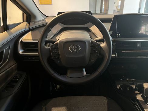 Used 2025 Toyota Prius LE image 28