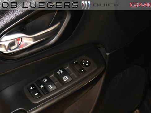 Used 2022 Jeep Cherokee Trailhawk w/ Sun, Sound & Nav Group AWD/4WD image 9