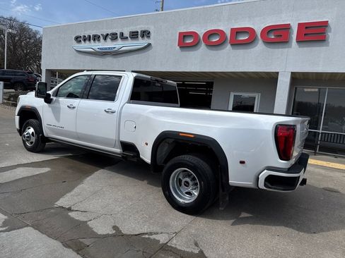 Used 2023 GMC Sierra 3500 Denali w/ Denali Ultimate Package AWD/4WD image 3