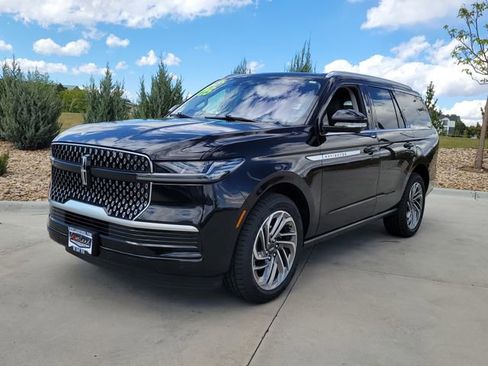 Certified 2025 Lincoln Navigator Reserve AWD/4WD image 4