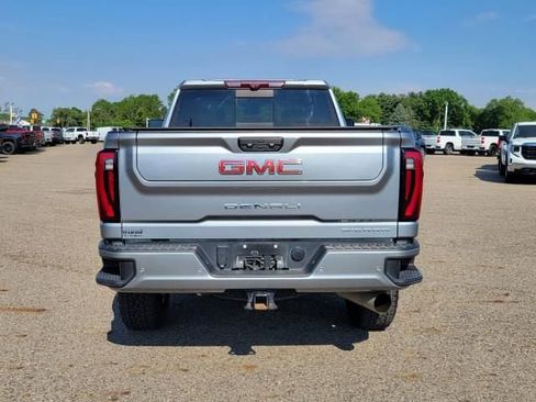 Used 2024 GMC Sierra 3500 Denali w/ Technology Package AWD/4WD image 6