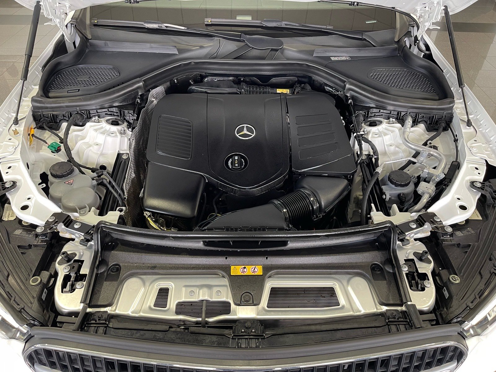 Used 2025 Mercedes-Benz GLC 350e 4MATIC image 19