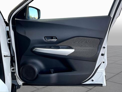 Certified 2020 Nissan Kicks SV FWD image 22