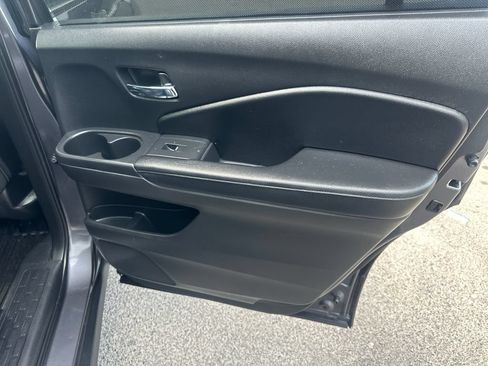 Used 2017 Honda Pilot Elite image 26