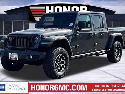Used 2024 Jeep Gladiator Rubicon w/ Technology Group AWD/4WD image 3