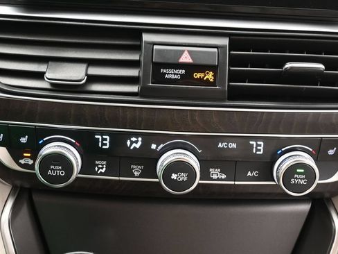 Used 2018 Honda Accord Touring image 16