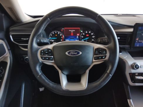 Used 2021 Ford Explorer XLT w/ Equipment Group 202A RWD image 25