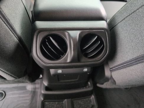 Used 2024 Jeep Wrangler Unlimited AWD/4WD image 17