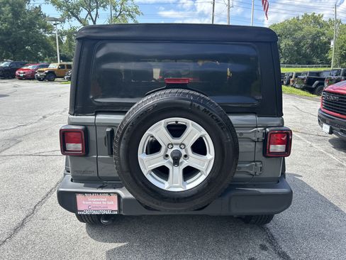 Used 2021 Jeep Wrangler Sport AWD/4WD image 8