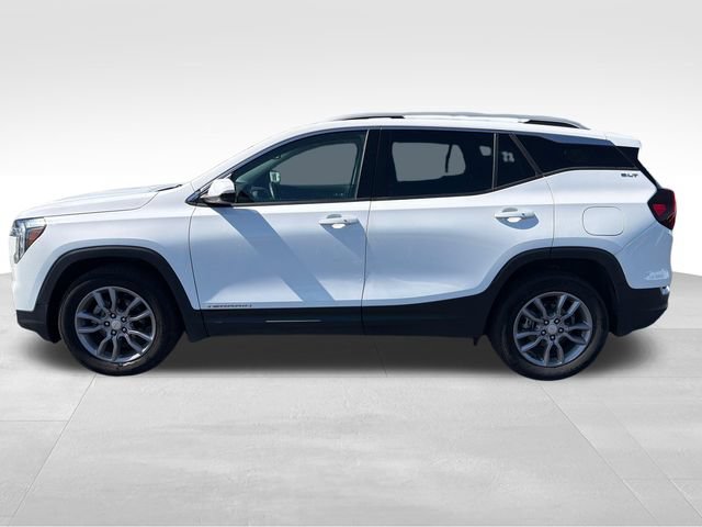 Used 2024 GMC Terrain SLT AWD/4WD image 2