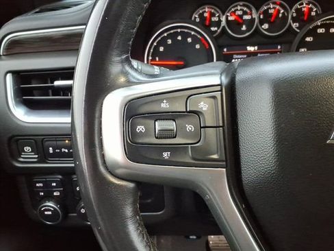 Used 2021 Chevrolet Suburban LT image 34