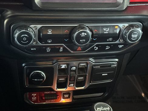 Used 2019 Jeep Wrangler Unlimited Rubicon AWD/4WD image 22