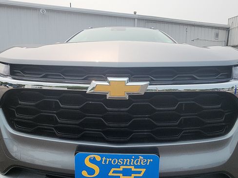 Used 2024 Chevrolet Trax LT w/ Driver Confidence Package FWD image 14