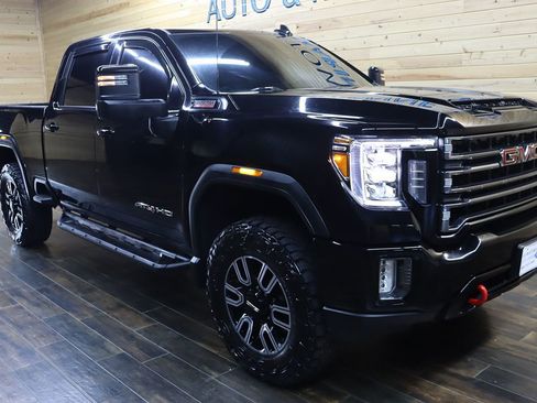 Used 2022 GMC Sierra 2500 AT4 image 2