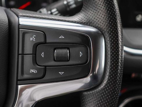 Used 2023 Chevrolet Blazer LT FWD image 25