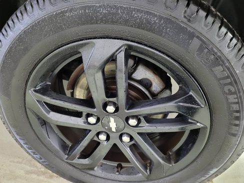 Used 2017 Chevrolet Equinox LT w/ Midnight Edition image 25