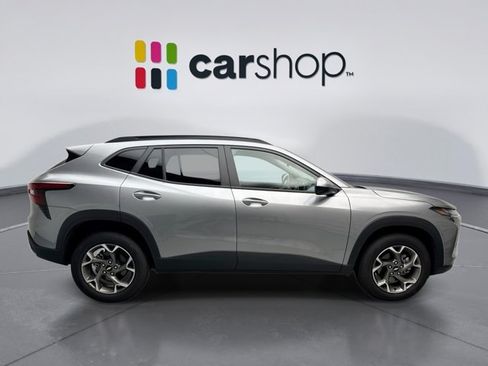 Used 2026 Chevrolet Trax LT FWD image 6