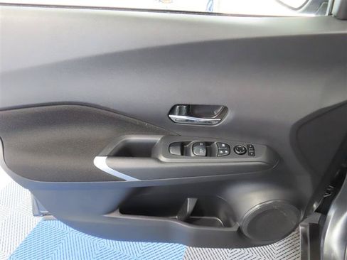 Used 2024 Nissan Kicks SV FWD image 17