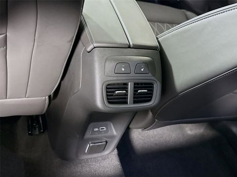 Used 2023 Buick Envision Avenir image 20