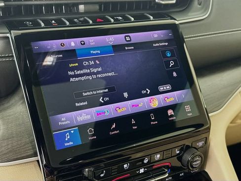 Used 2024 Jeep Grand Cherokee L Limited w/ Luxury Tech Group II AWD/4WD image 19