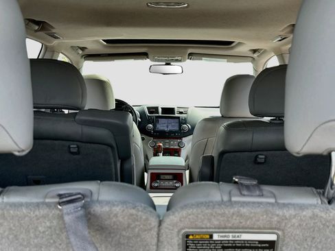 Used 2012 Toyota Highlander Limited w/ Tow Pkg AWD/4WD image 23
