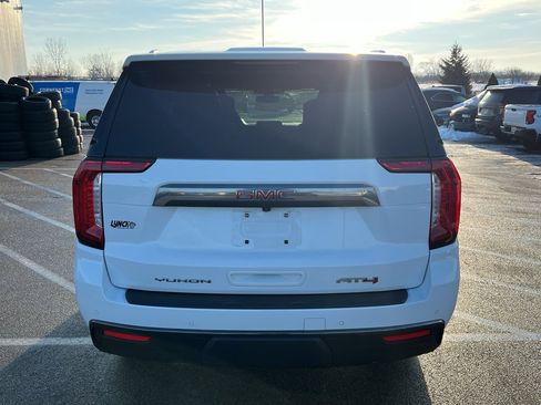 Used 2021 GMC Yukon AT4 w/ AT4 Premium Package image 5