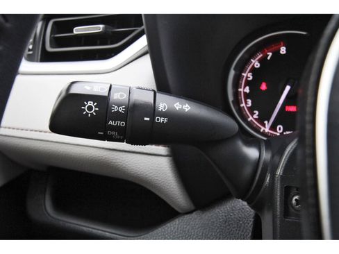 Used 2023 Toyota RAV4 XLE Premium image 20