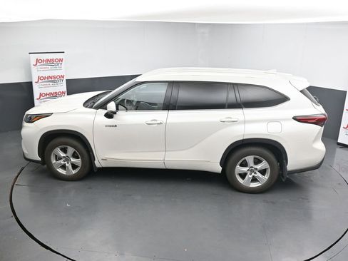 Used 2020 Toyota Highlander LE image 13