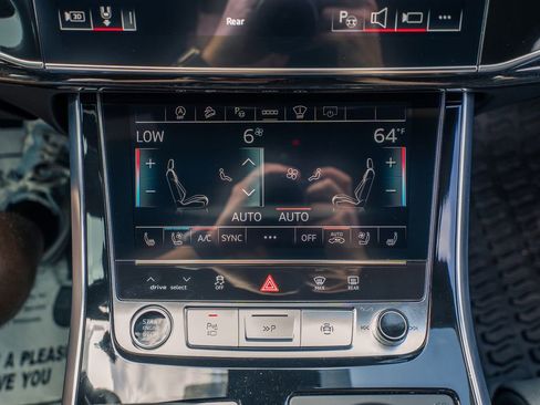 Used 2025 Audi Q8 Prestige image 29