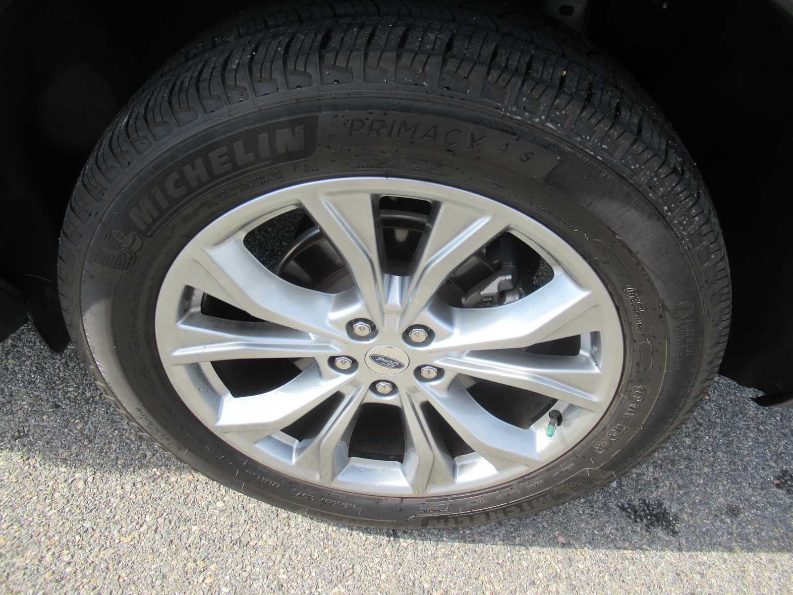 Used 2020 Ford Explorer XLT w/ Equipment Group 202A AWD/4WD image 10