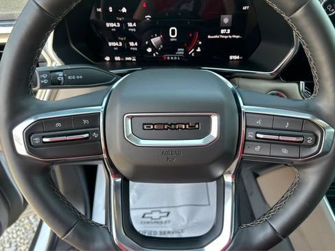 Used 2026 GMC Canyon Denali AWD/4WD image 17