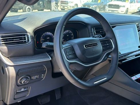 Used 2024 Jeep Wagoneer L Series II w/ Flexible Seating Group image 16