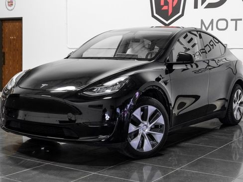 Used 2021 Tesla Model Y Long Range image 8