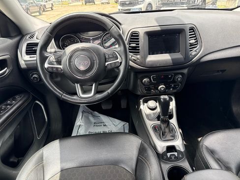 Used 2018 Jeep Compass Latitude w/ Popular Equipment Group AWD/4WD image 17