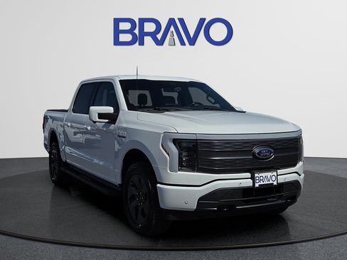Used 2023 Ford F150 Lightning Lariat w/ Tow Technology Package AWD/4WD image 6