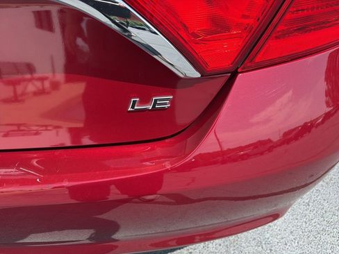 Used 2015 Toyota Camry LE FWD image 12