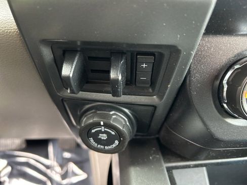 Used 2022 Ford F350 XLT w/ XLT Premium Package image 24