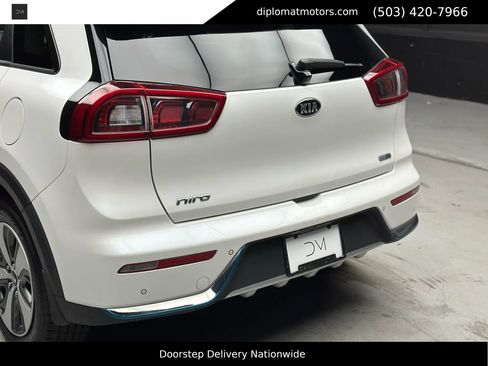 Used 2018 Kia Niro EX Premium image 15