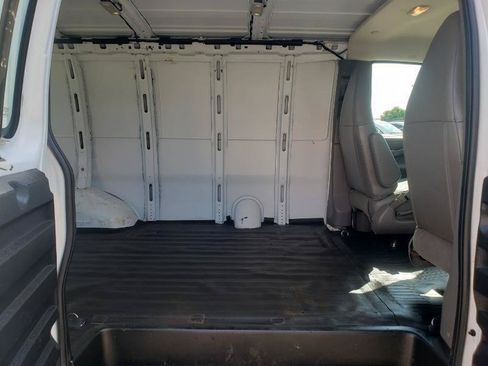Used 2020 Chevrolet Express 2500 w/ Enhanced Convenience Package RWD image 11