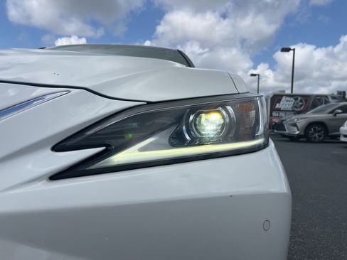 Used 2023 Lexus ES 250 w/ Premium Package AWD/4WD image 15