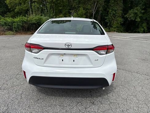 Used 2026 Toyota Corolla LE FWD image 5