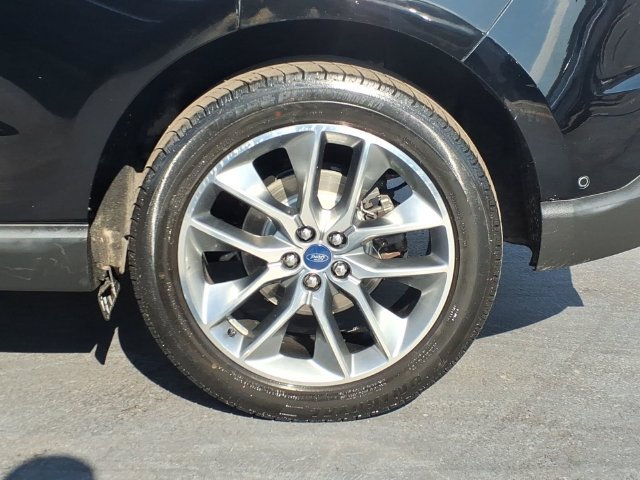 Used 2016 Ford Edge Titanium w/ Equipment Group 302A AWD/4WD image 7
